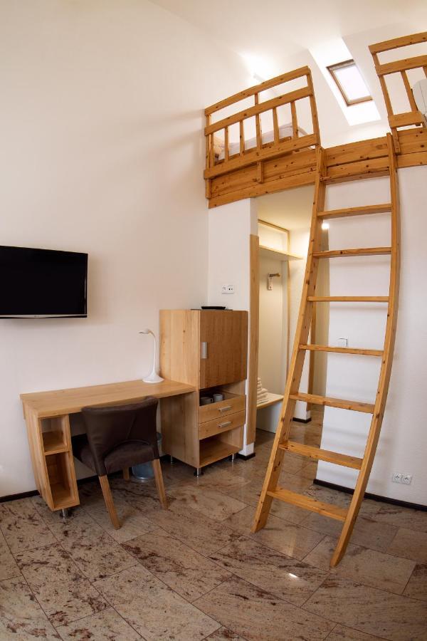 Hotel Slunecni Dvur Brno Exteriör bild